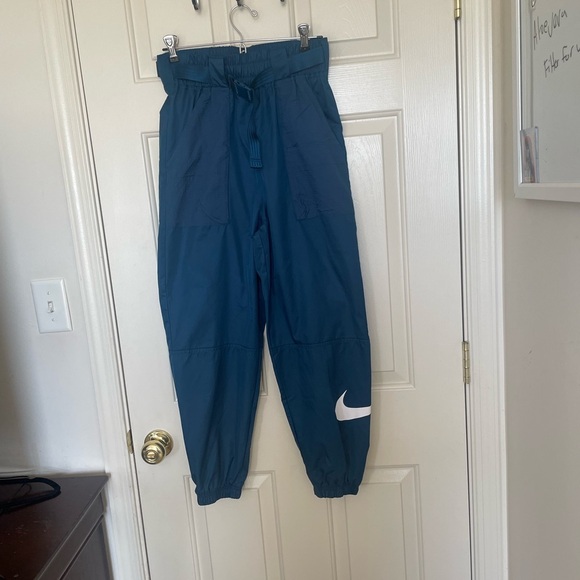 Nike teal nylon joggers with belt small - Picture 2 of 8